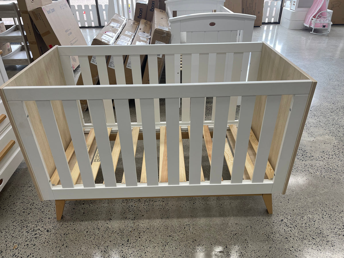 Babyrest Tommi Cot Oak/White - Show Room Display Only