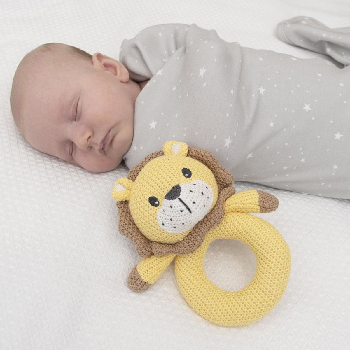 Living Textiles Whimsical Knitted Ring Rattle - Leo Lion - Leo Lion - TOYS &amp; PLAY - BLANKIES/COMFORTERS/RATTLES