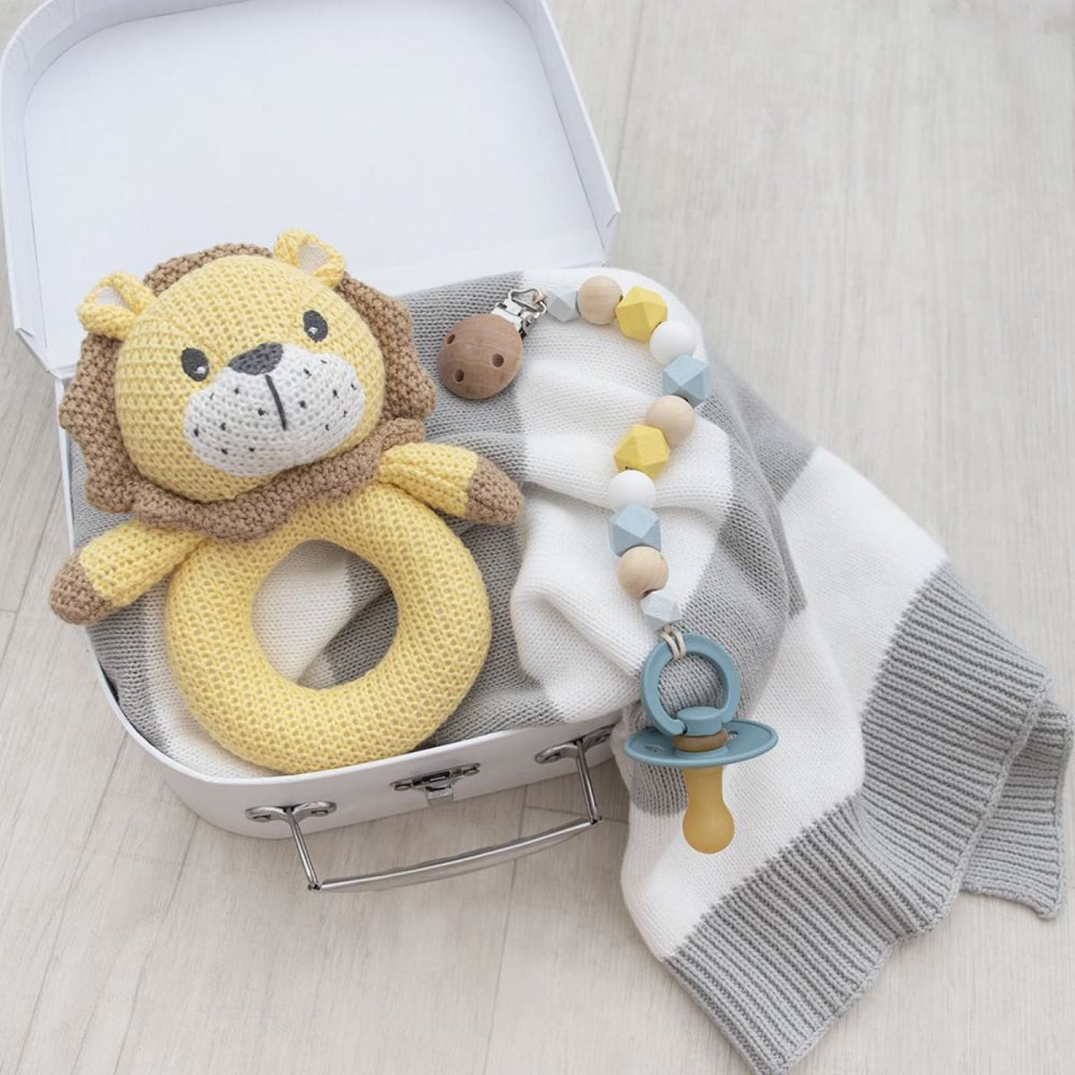 Living Textiles Whimsical Knitted Ring Rattle - Leo Lion - Leo Lion - TOYS &amp; PLAY - BLANKIES/COMFORTERS/RATTLES